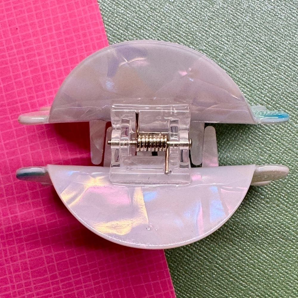 New Halloween White Pearlescent Ghost Acrylic Claw Hair Clip - 3” x 2.25” - Picture 6 of 6